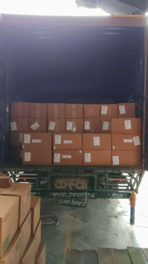 Packers and Movers Household Goods Loading in Truck for Chennai to Noida Move - Labeled 5-Ply Cartons and Zero-Void Stacking Matrix